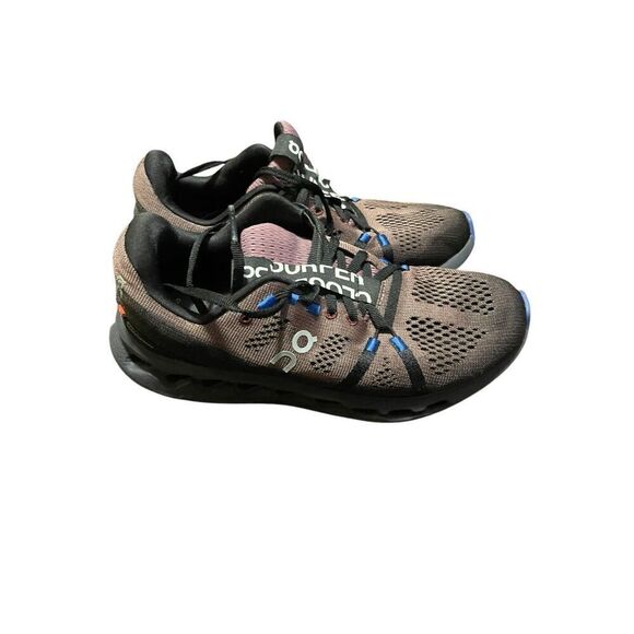 On Womens Black and burgundy Lace Up Cloudsurfer Trail Running Sneakers Shoes S - Picture 2 of 9